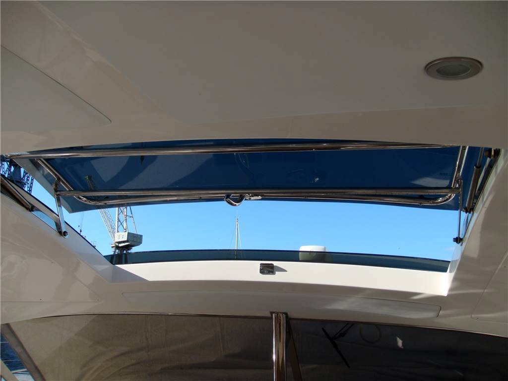 Mano marine 35 hard top