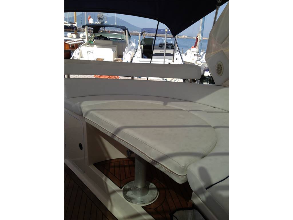 Mano marine 35 hard top