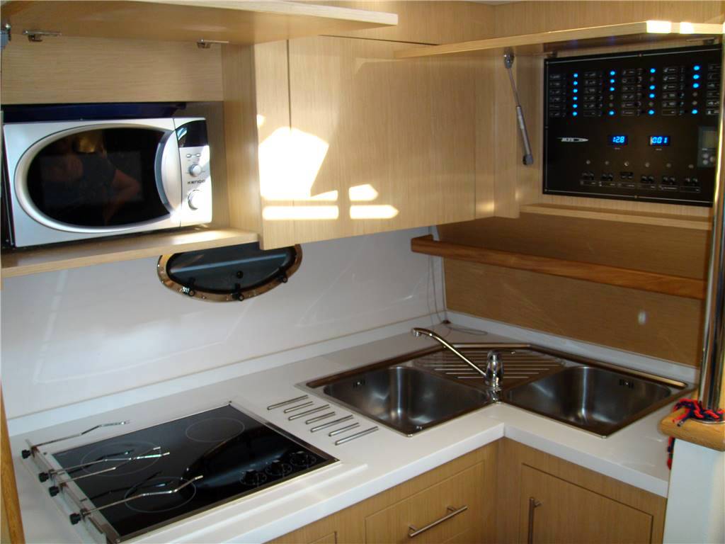 Mano marine 35 hard top