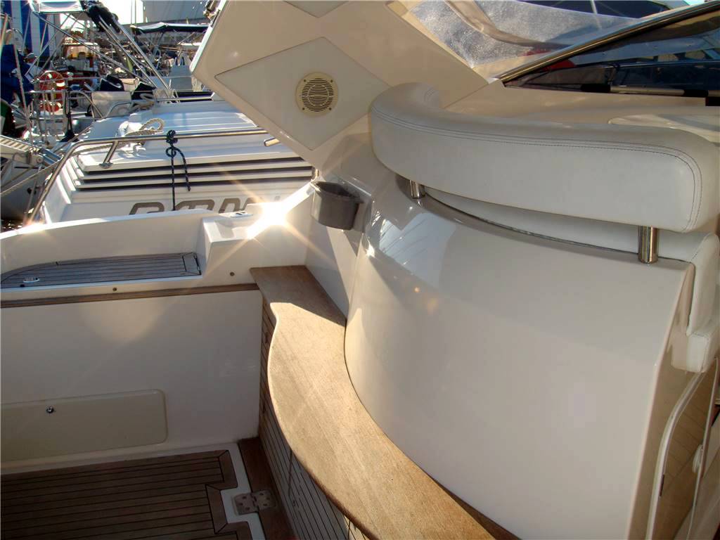 Mano marine 35 hard top