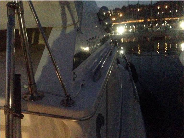 Bertram 28 fly
