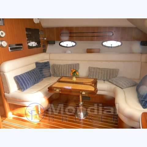 Tiara 38