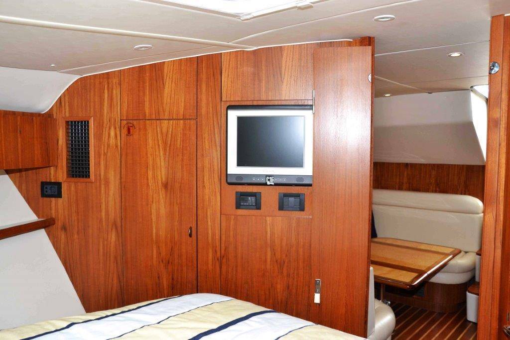 Tiara 3800