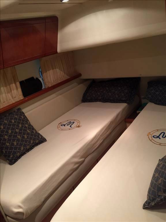 Ferretti 43