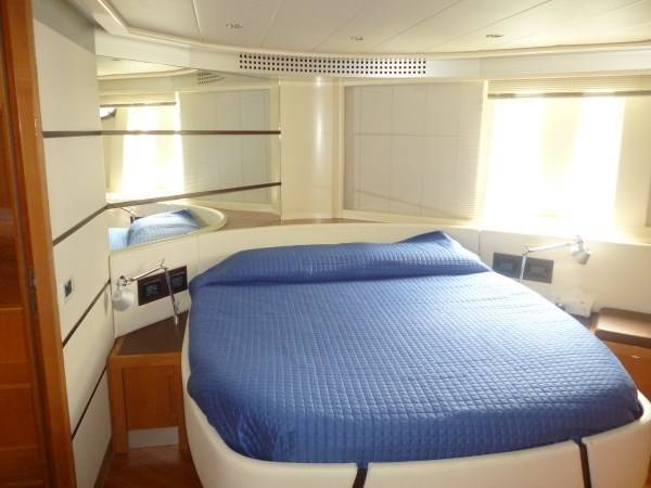 Pershing 62