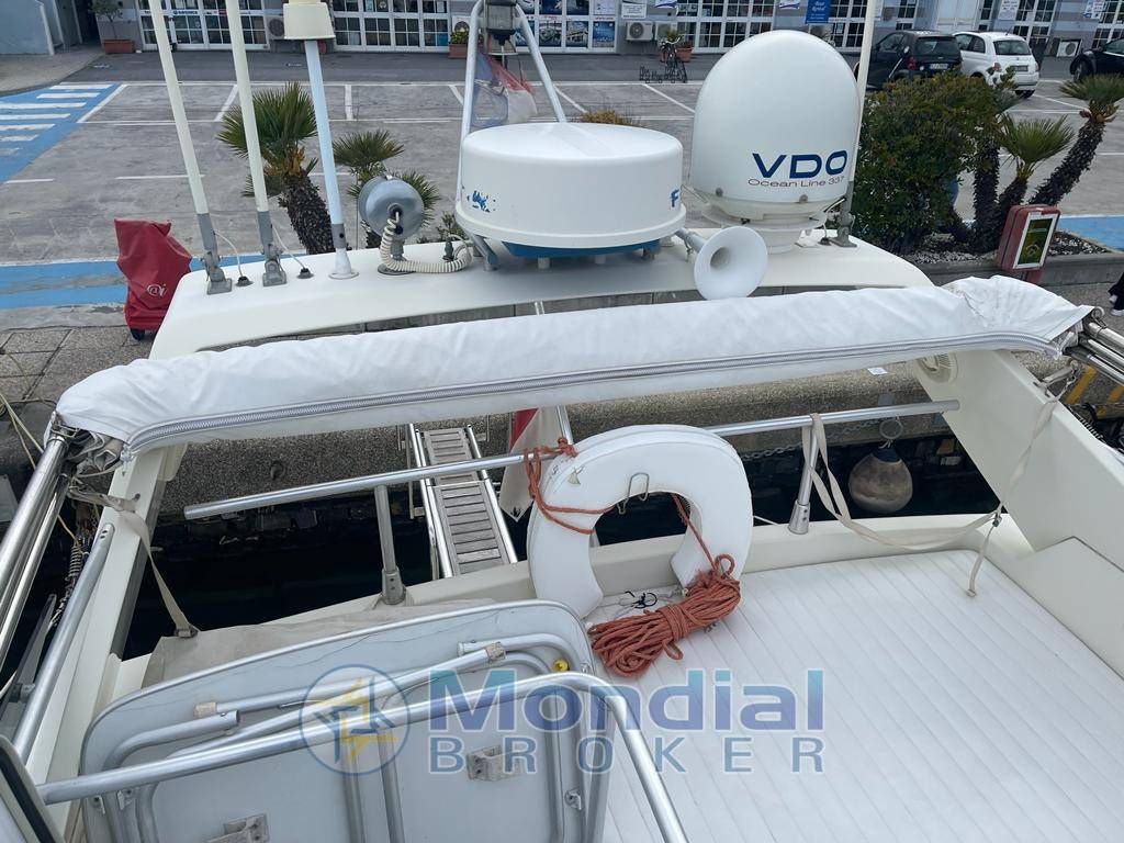 Ferretti 48
