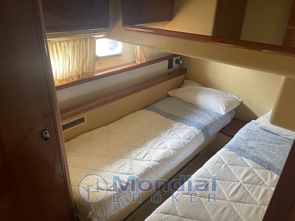 Ferretti 48