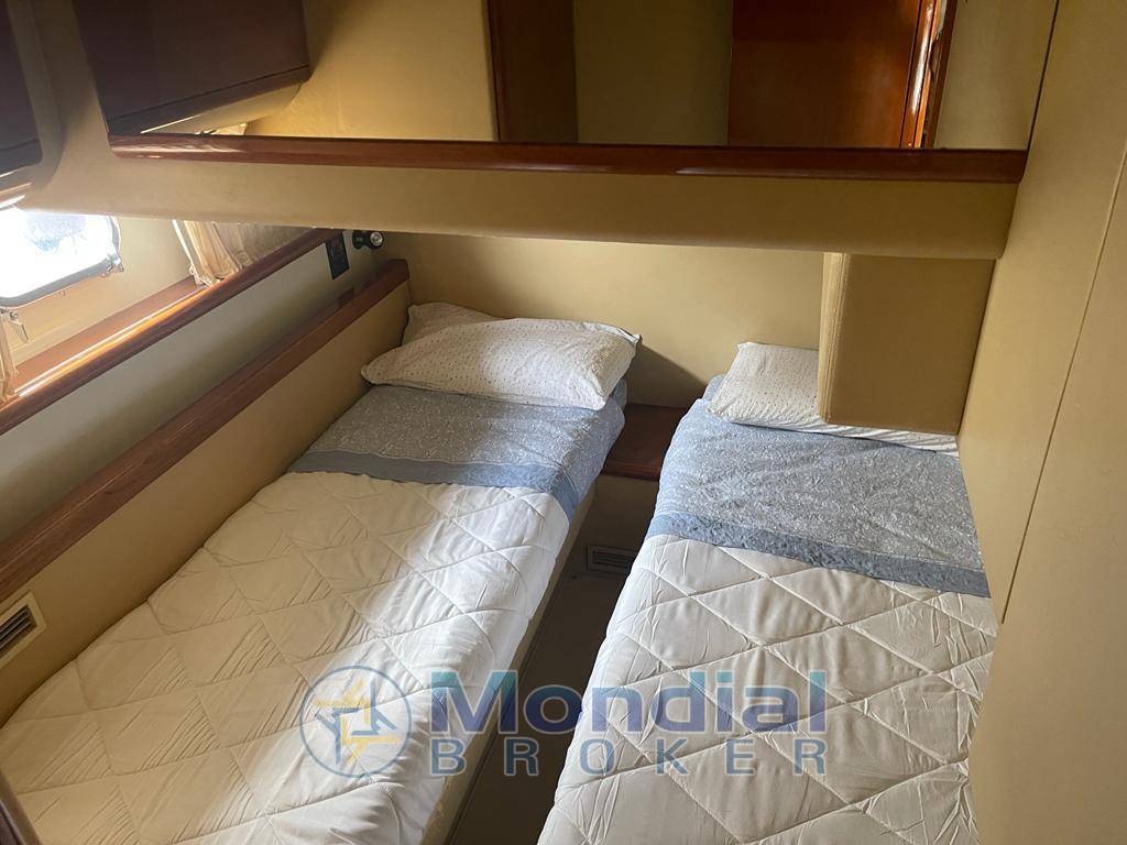 Ferretti 48