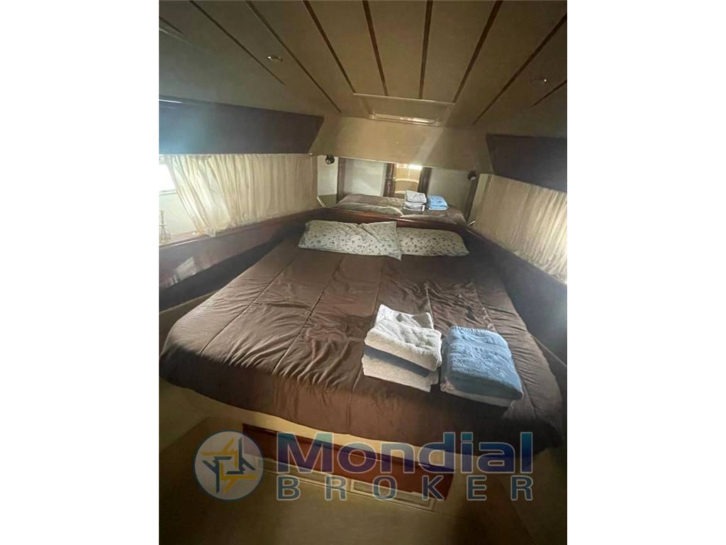 Ferretti 48