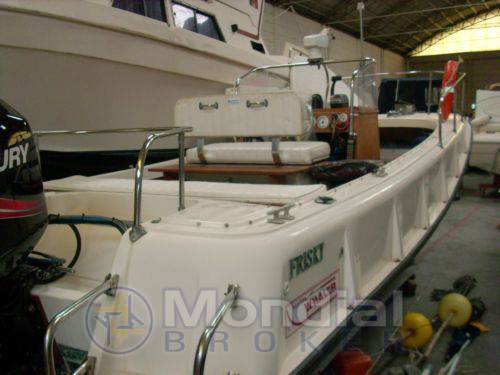 Boston waler Outrage 21