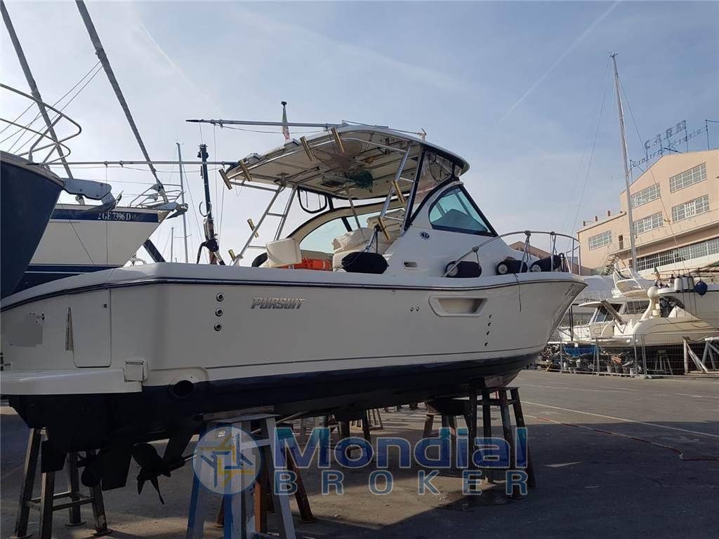 Pursuit 3100 offshore