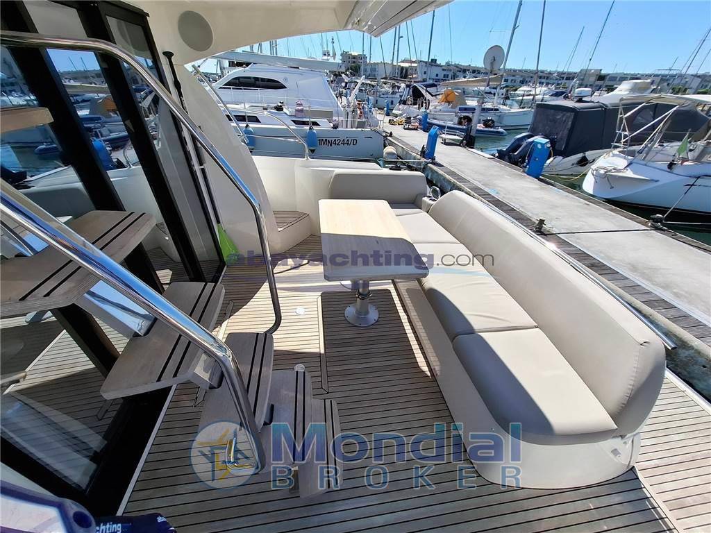 Prestige 420 flybridge line