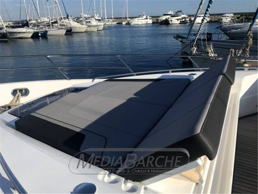 Princess yachts S 72