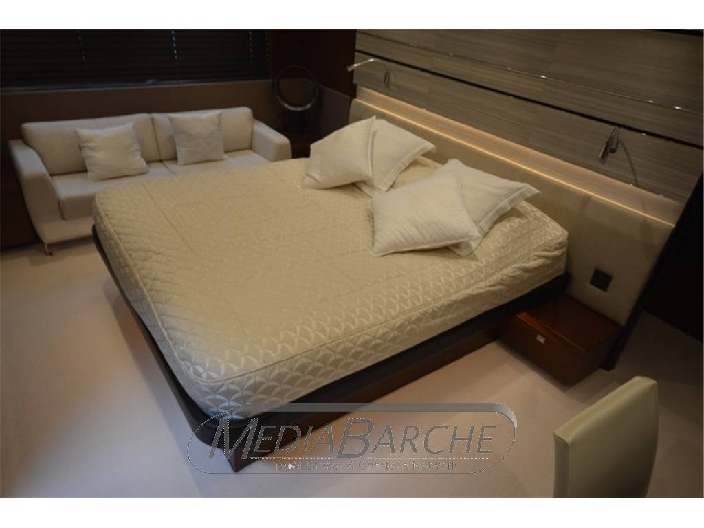 Princess yachts S 72