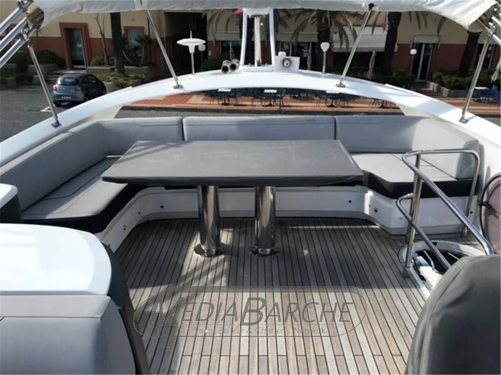 Princess yachts S 72