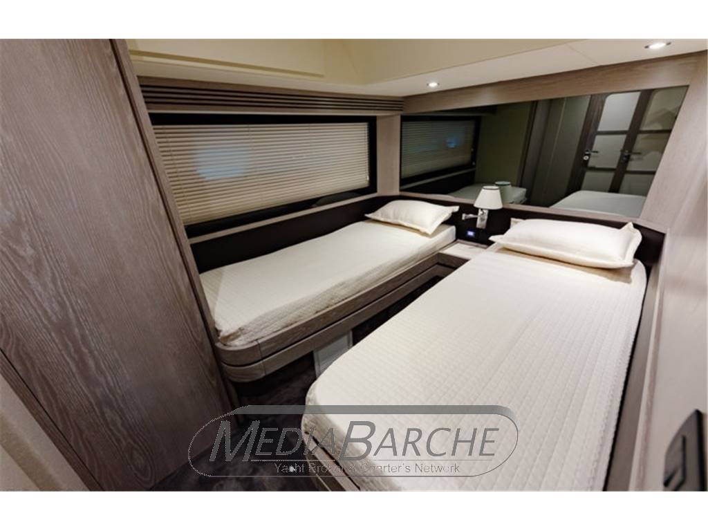 Azimut yachts Magellano 66