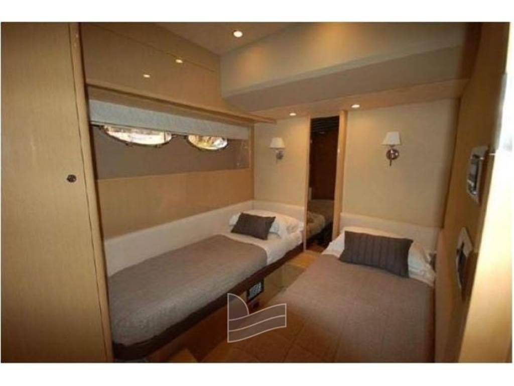 Princess yachts 62 fly