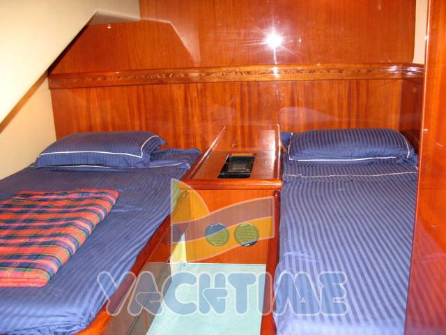 Ferretti 165