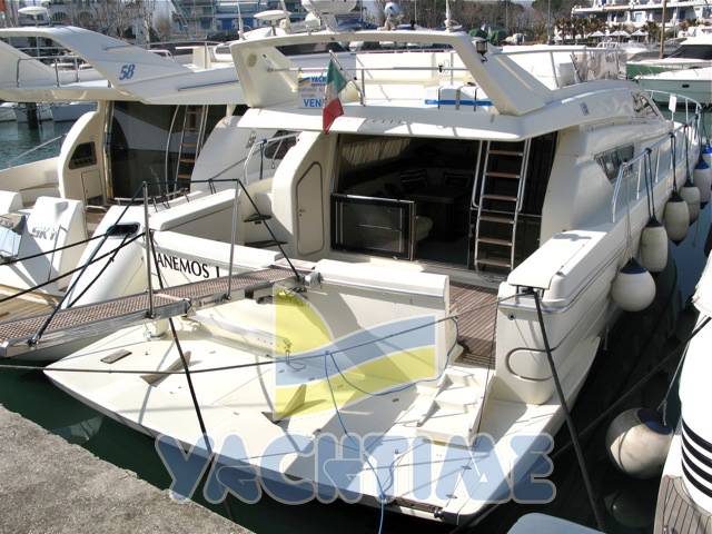Ferretti 165