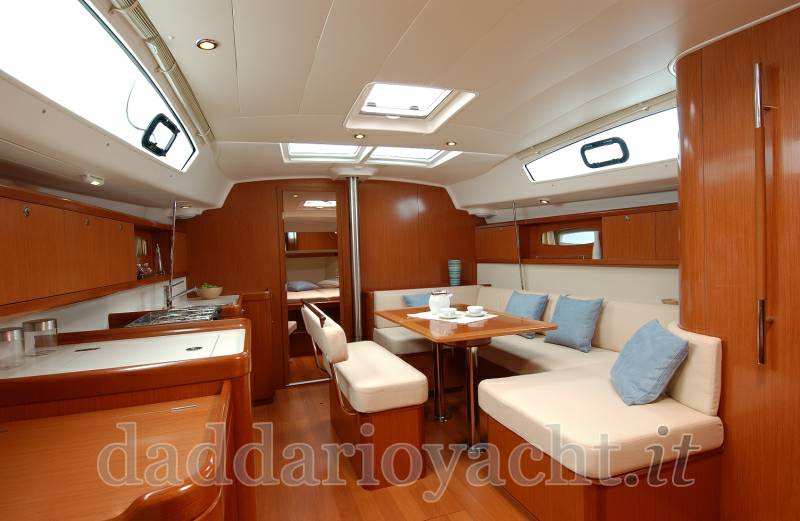 Beneteau Oceanis 43