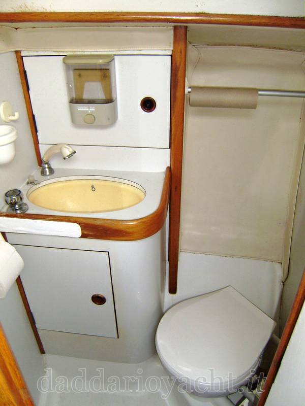 Beneteau Oceanis 350 (3)