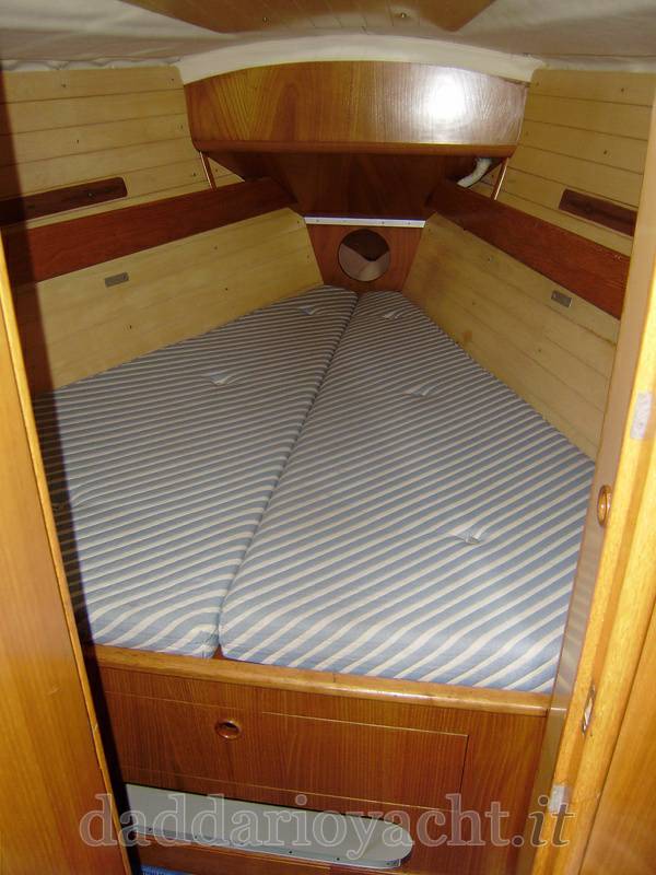 Beneteau Oceanis 350 (3)