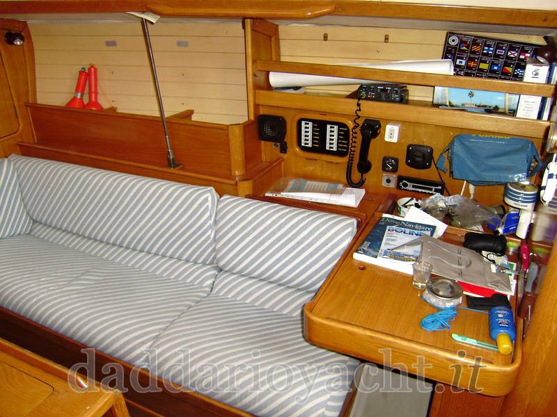 Beneteau Oceanis 350 (3)