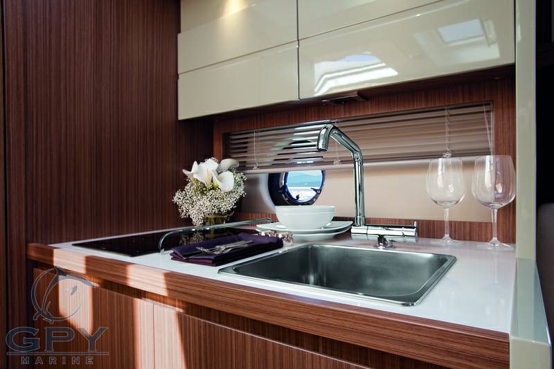 Atlantis 34