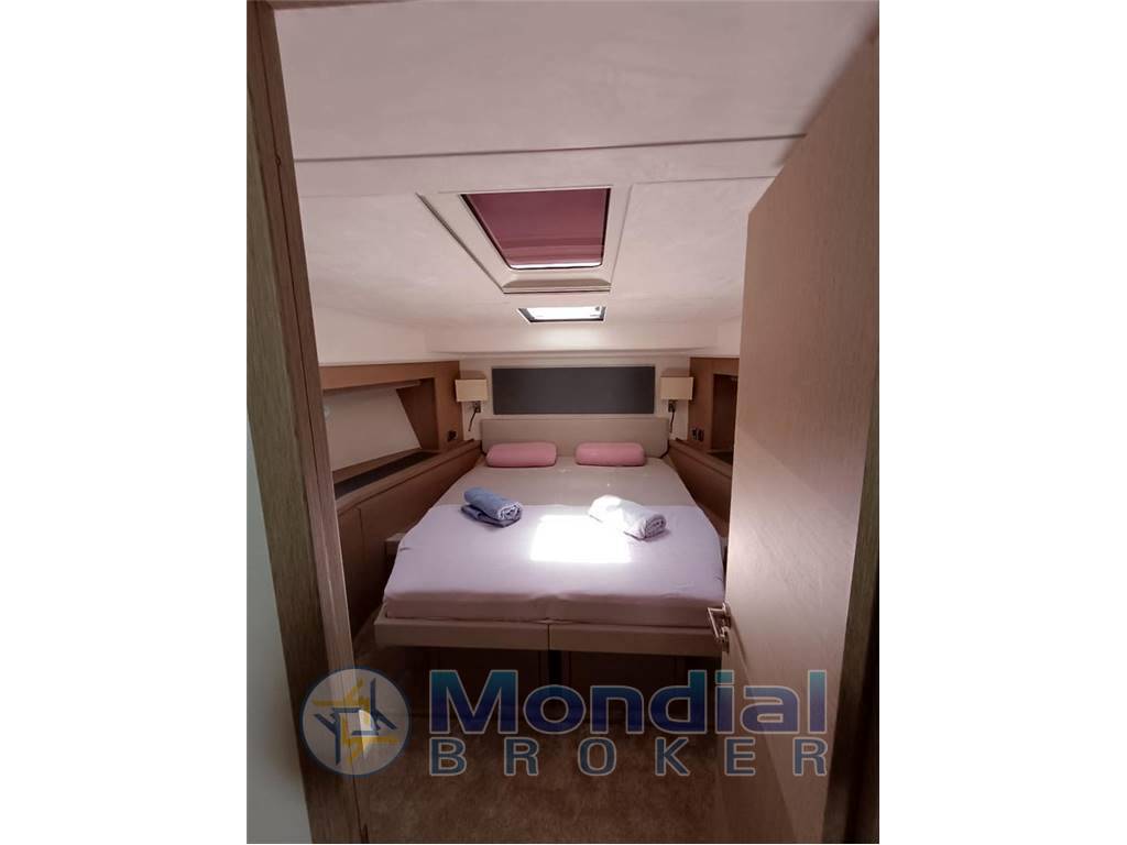 Jeanneau Prestige 590 flybridge
