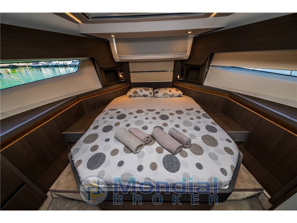 Sealine F430 fly