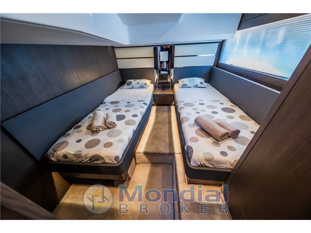 Sealine F430 fly