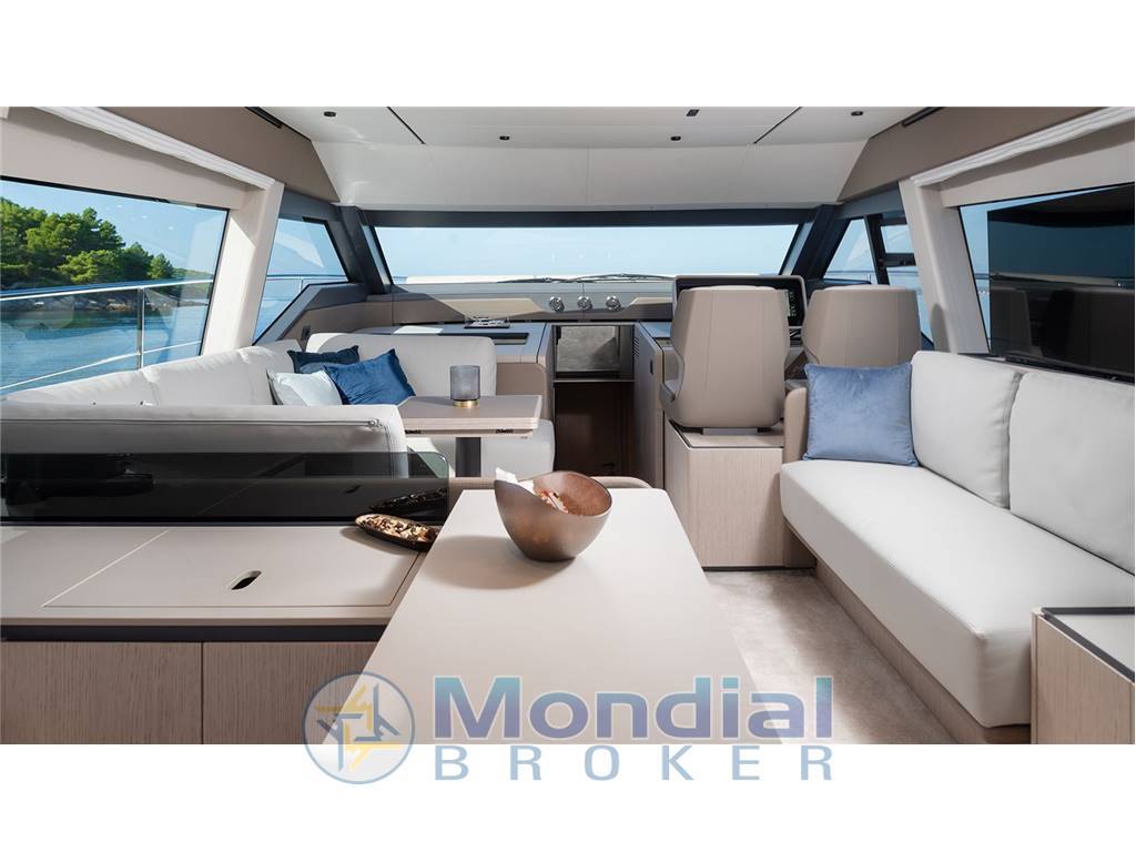 Ferretti yachts 580