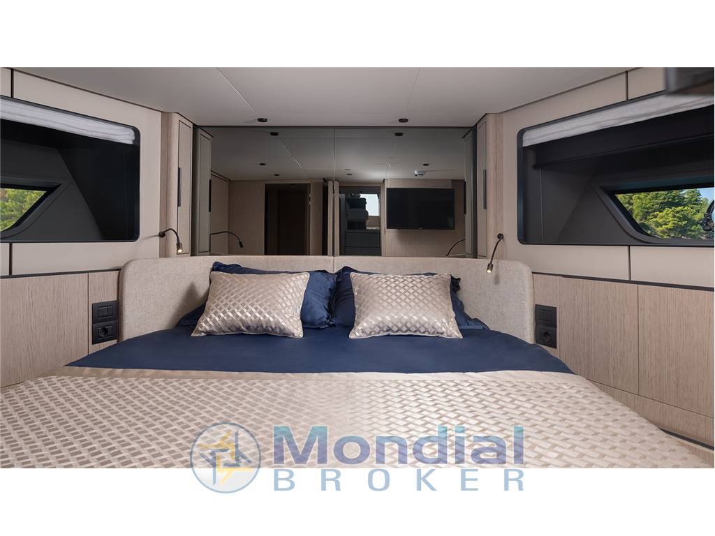 Ferretti yachts 580
