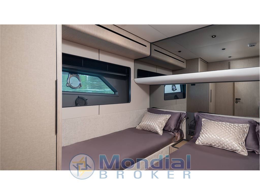 Ferretti yachts 580