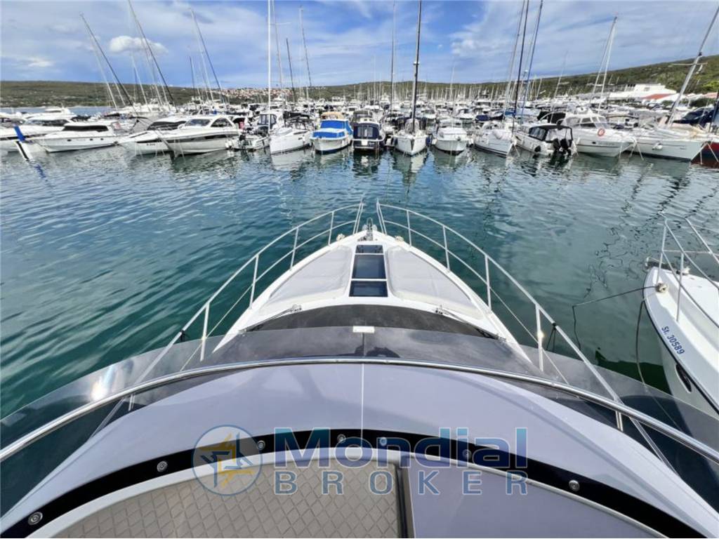 Galeon 420 fly