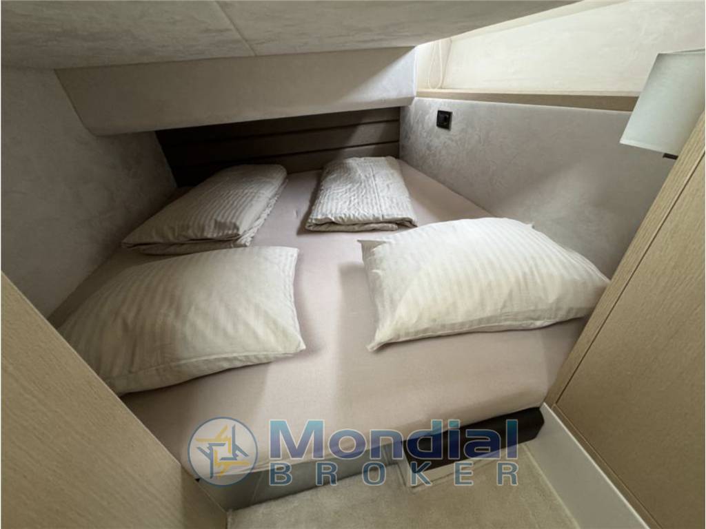 Galeon 420 fly