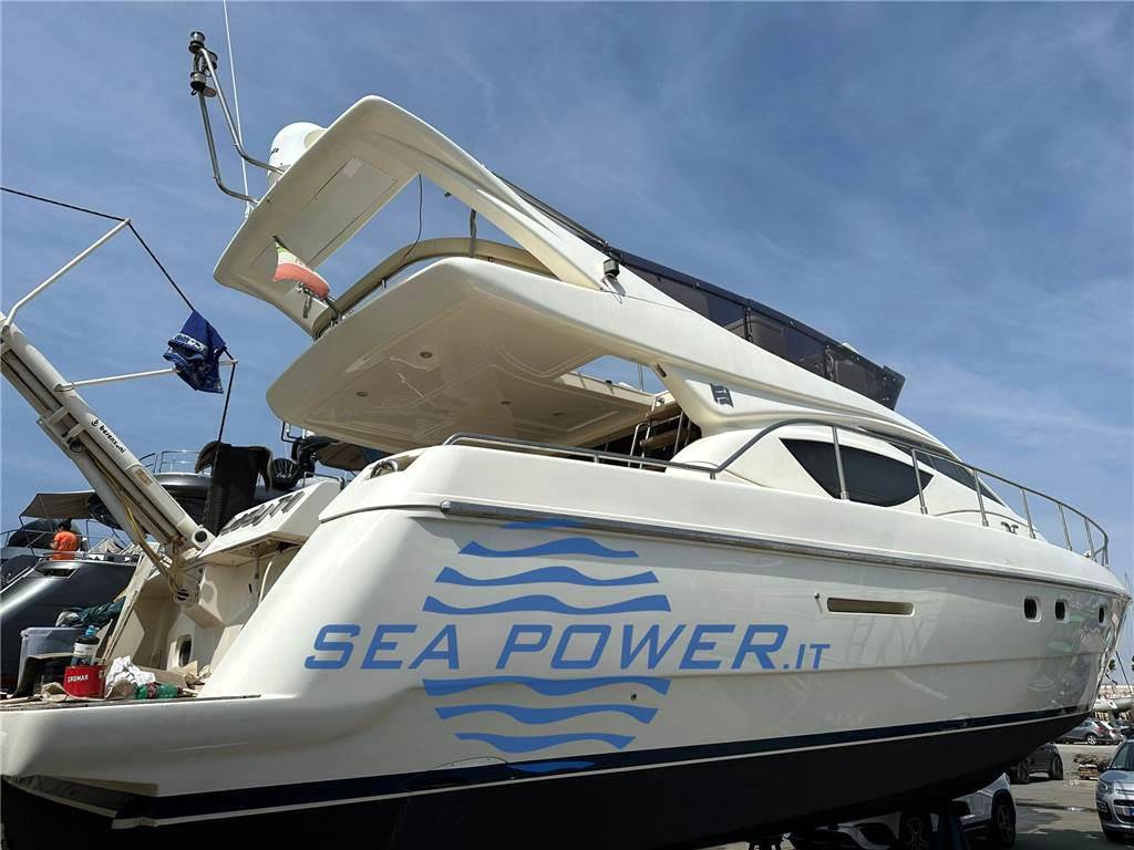 Ferretti yachts 460