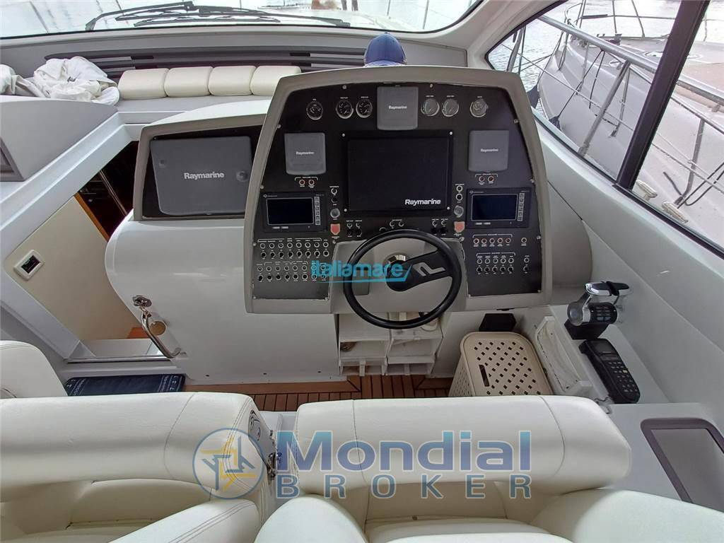 Pershing 56