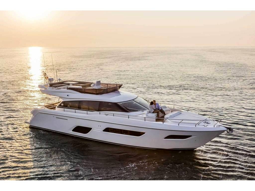 Ferretti yachts 550
