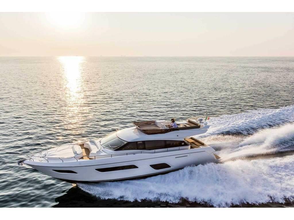 Ferretti yachts 550