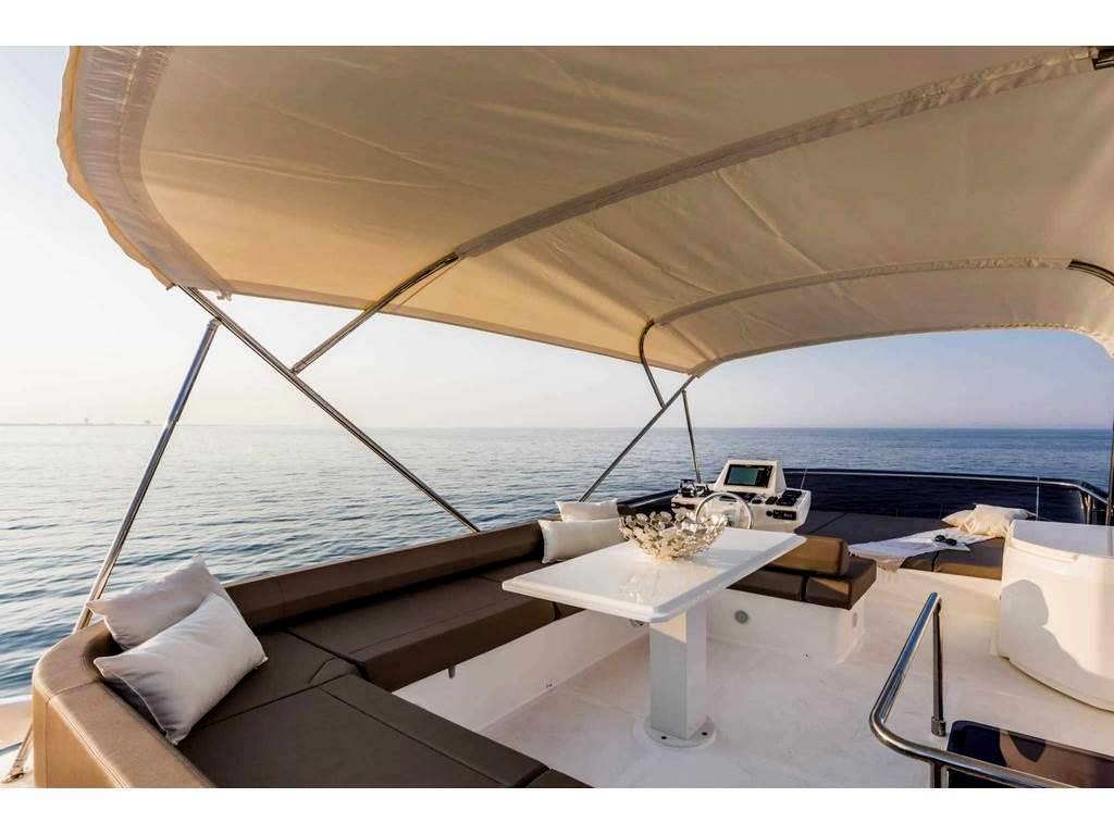Ferretti yachts 550