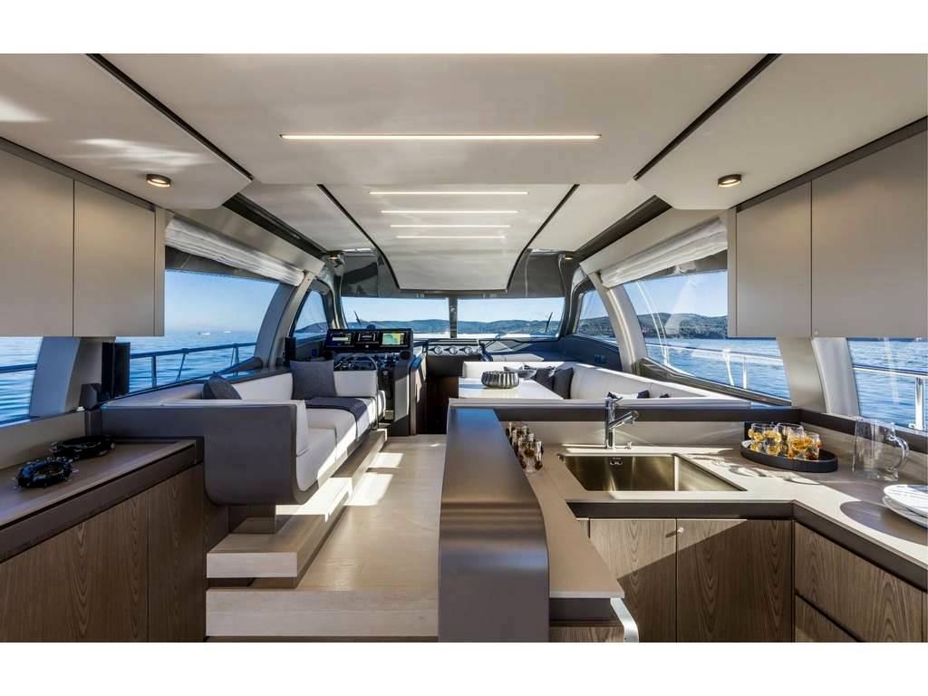 Ferretti yachts 550