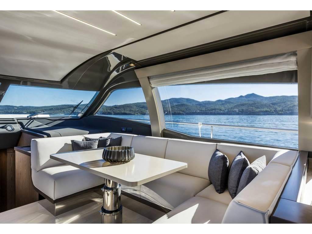 Ferretti yachts 550