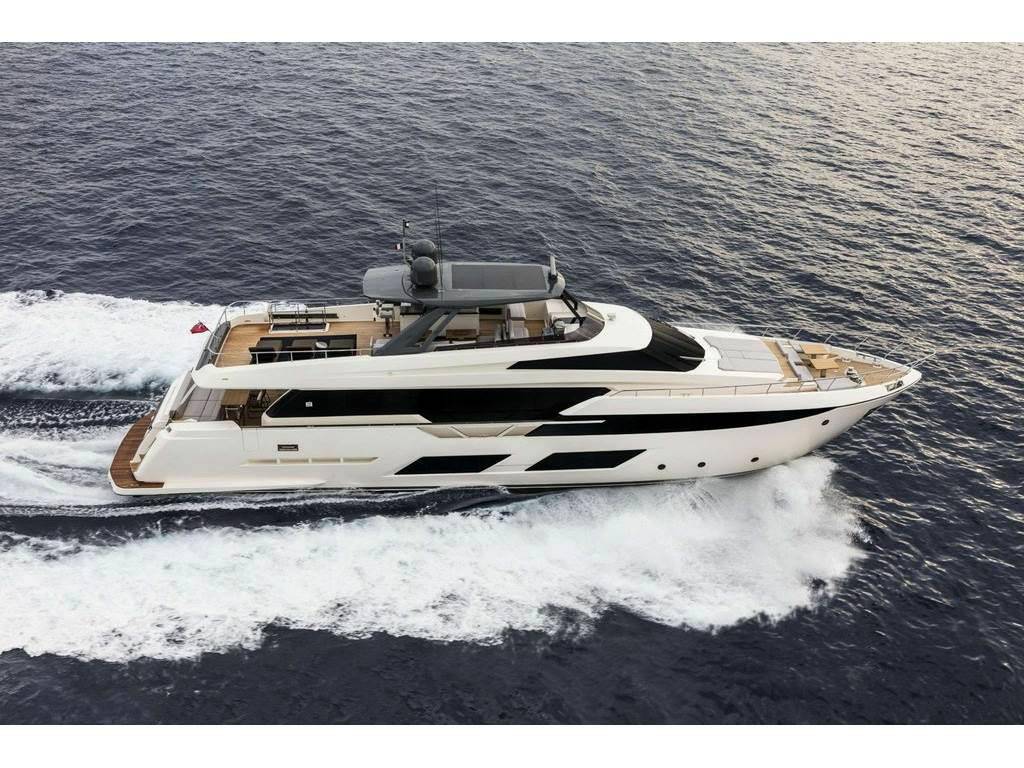 Ferretti yachts 920