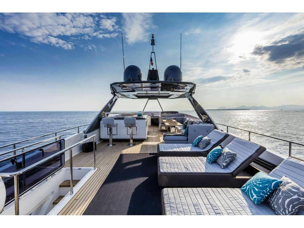 Ferretti yachts 920