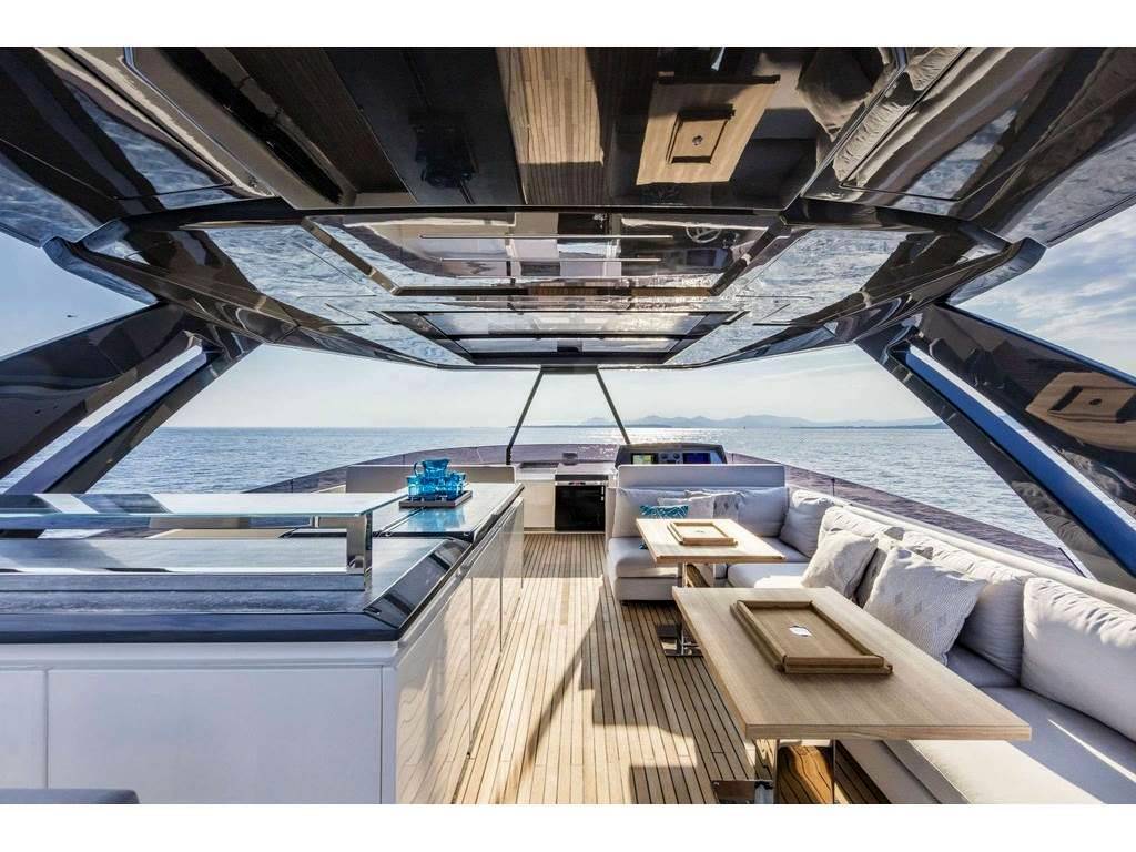 Ferretti yachts 920