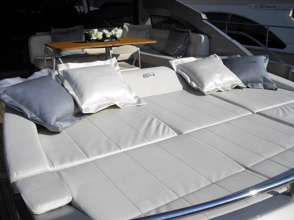 Pershing 64