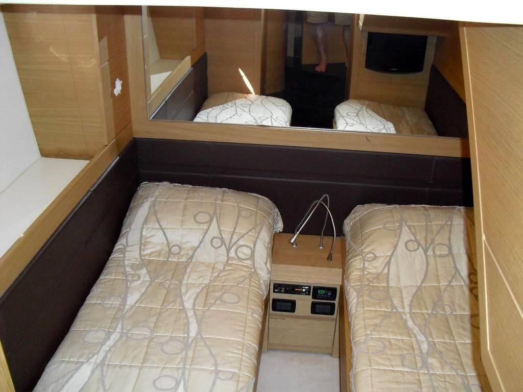 Pershing 64