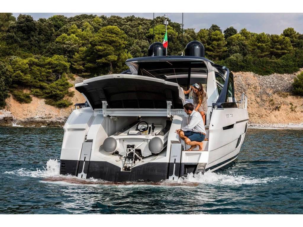 Pershing 5x