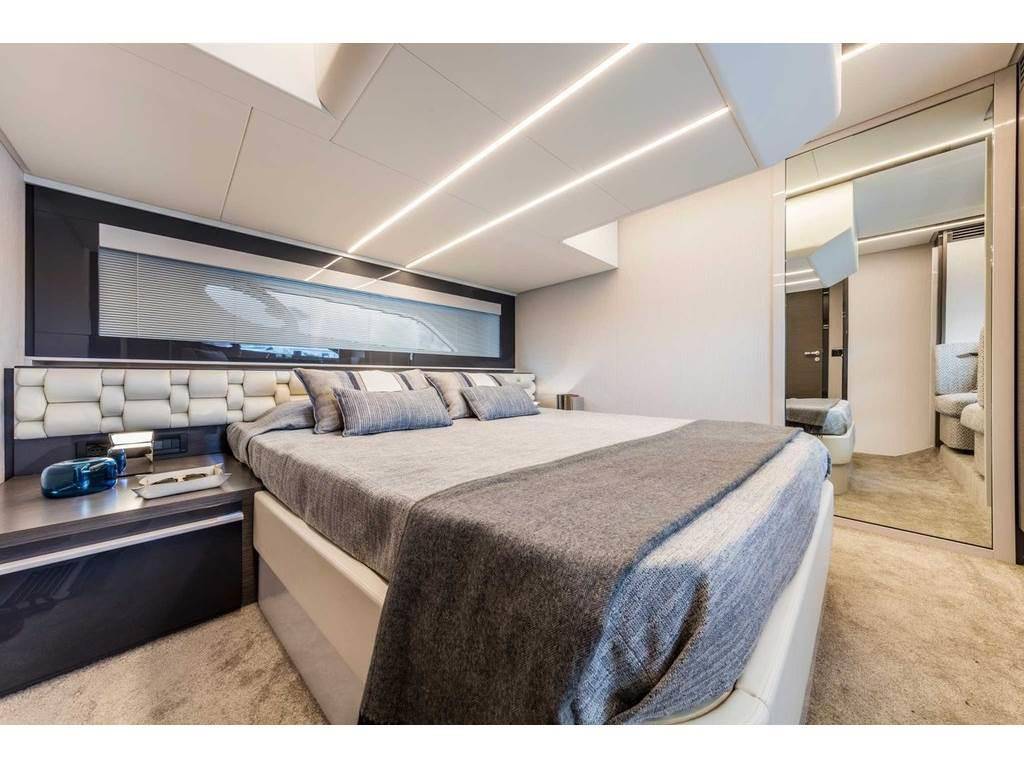Pershing 5x